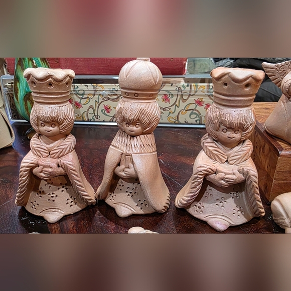 Vintage Handcrafted Terracotta 10-Piece Nativity Set - Folk Art - Picture 4 of 8